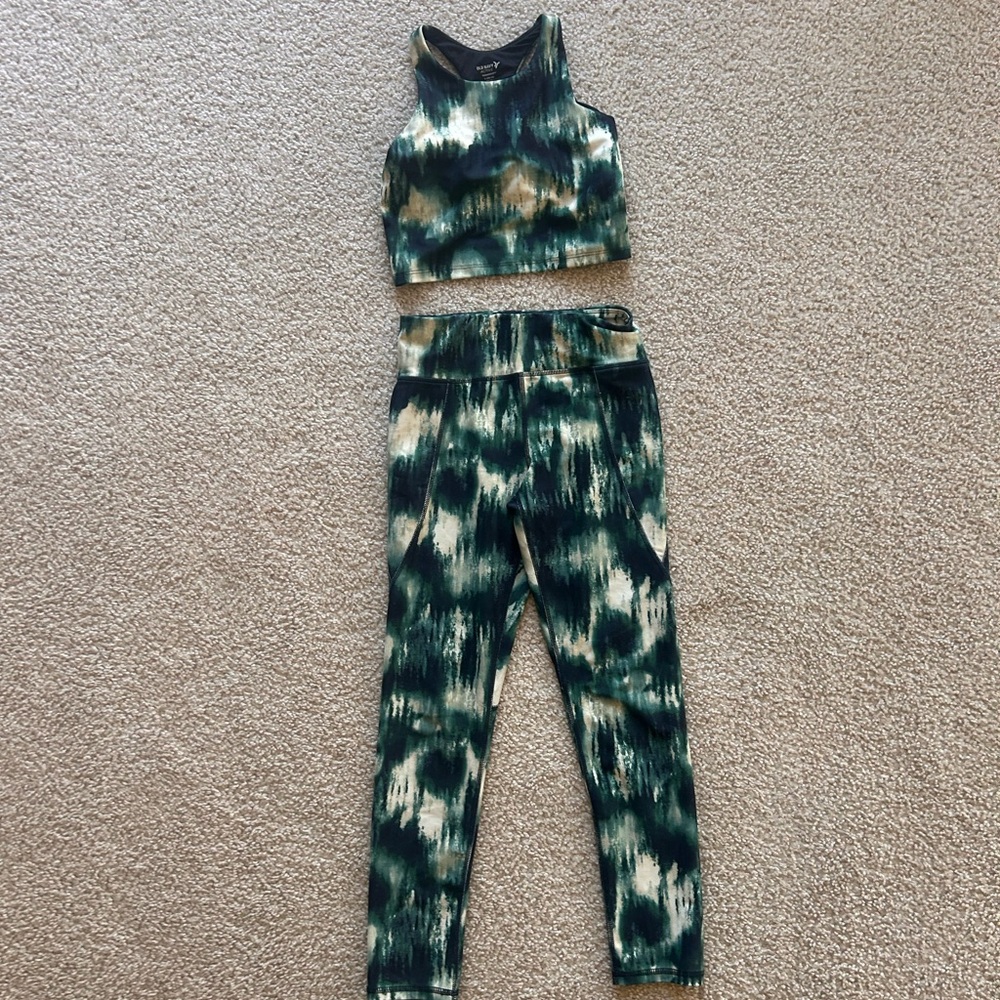 Old Navy Active Green and Black Leggings